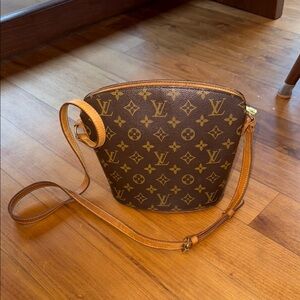 Louis Vuitton Brown Monogram Crossbody Bag with Adjustable Strap (used)